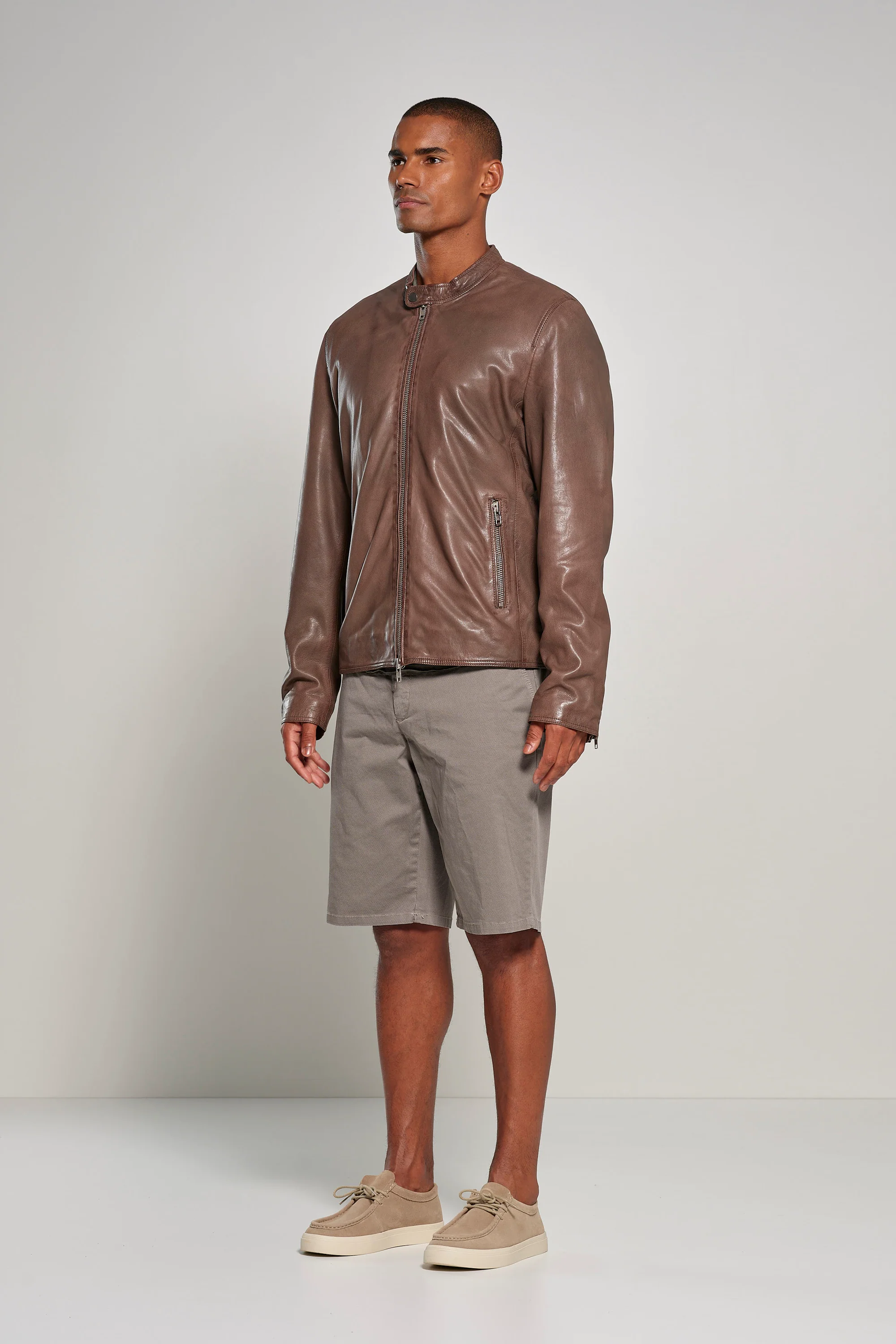 Bermuda chino in gabardina con micro-stampa - Image 5