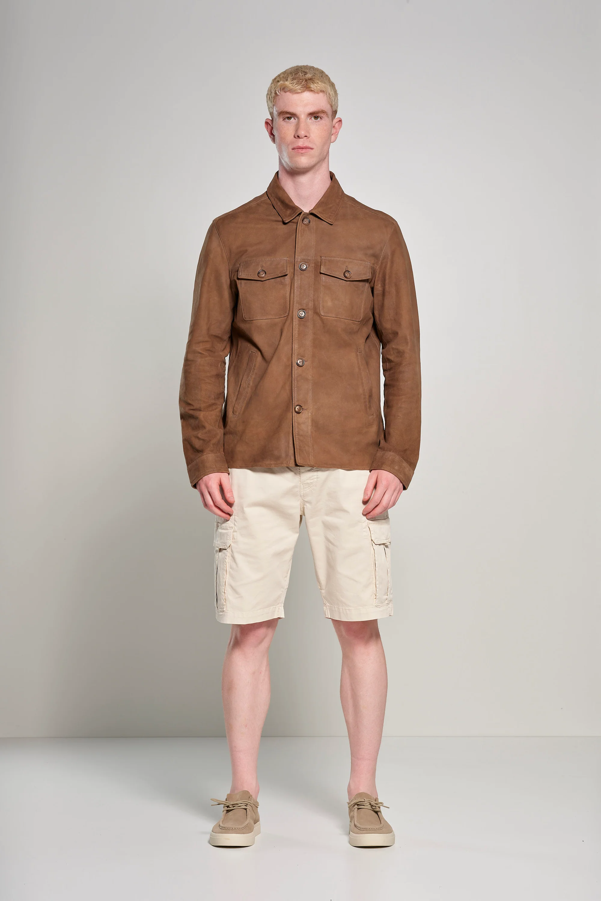 Bermuda con tasche cargo in gabardina di cotone - Image 15