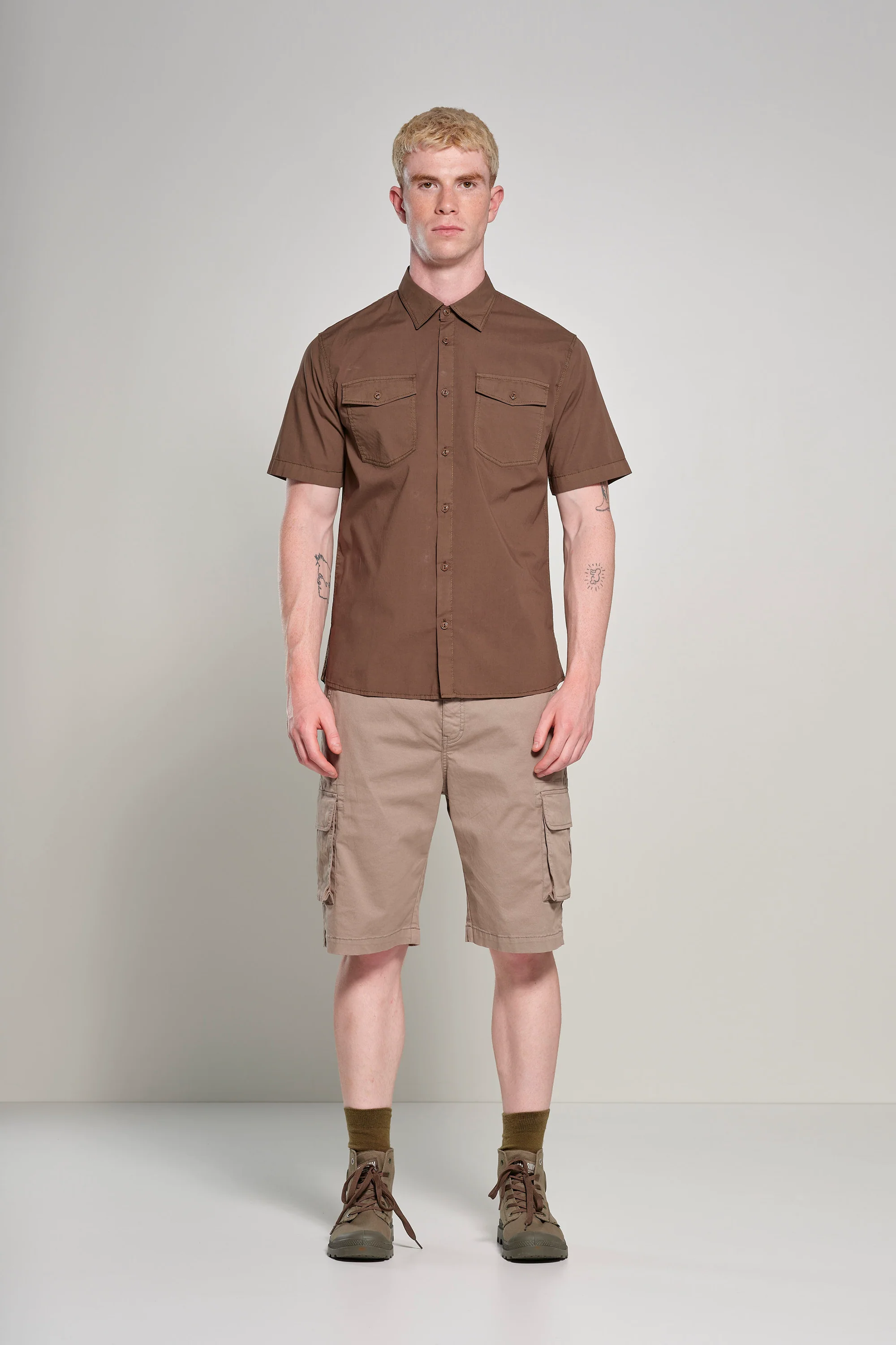 Bermuda con tasche cargo in gabardina di cotone - Image 20