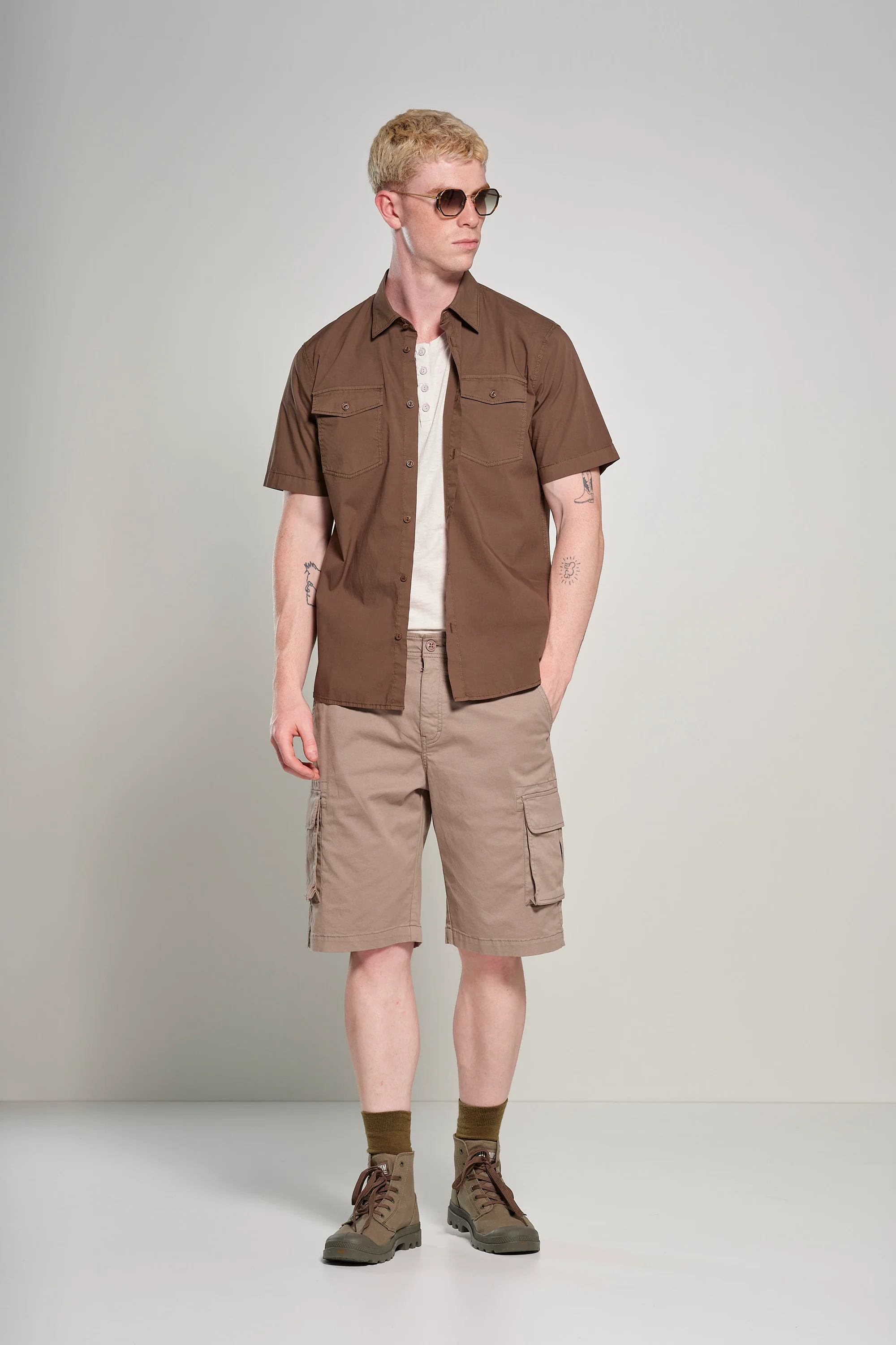 Bermuda con tasche cargo in gabardina di cotone - Image 29