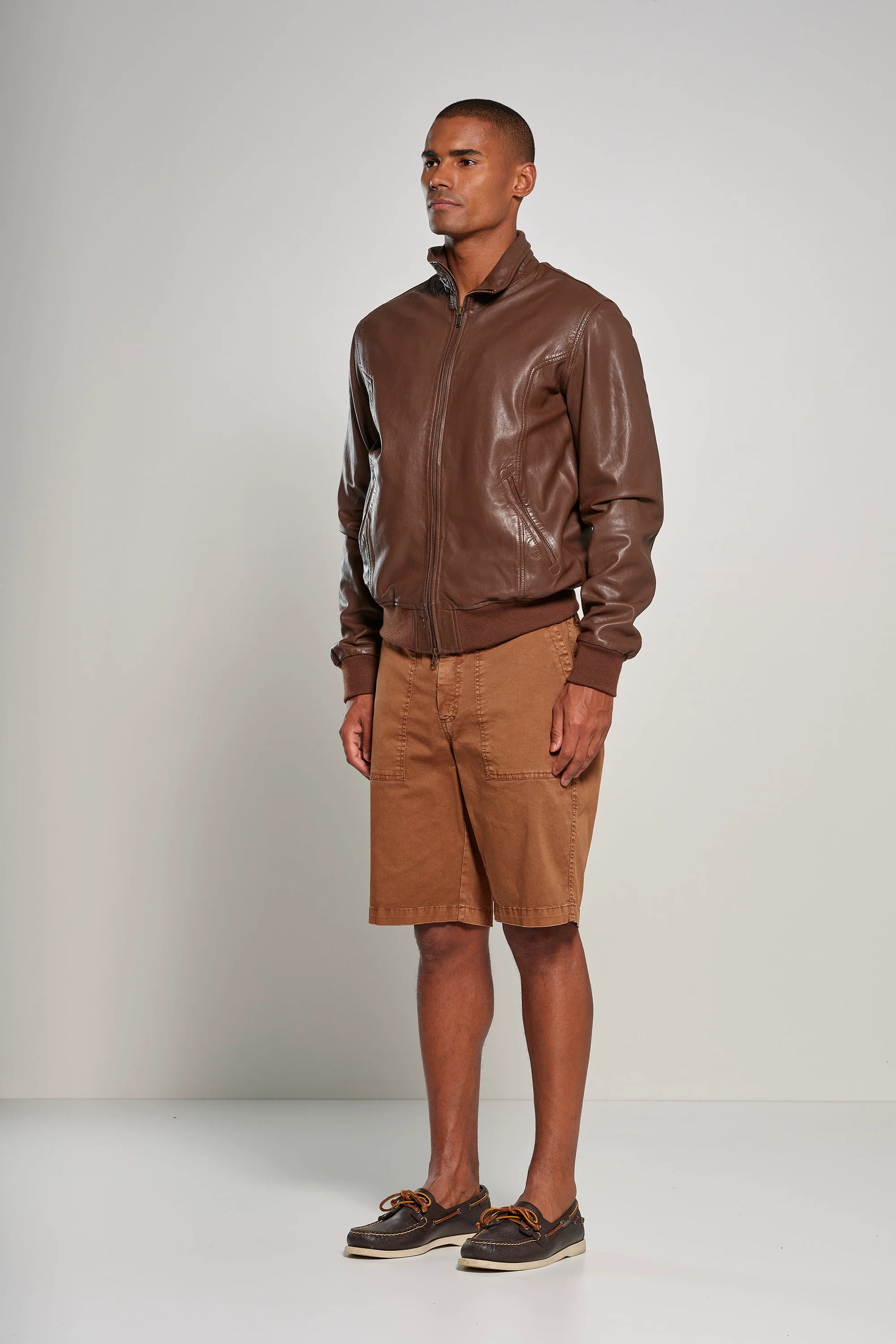 Bermuda con tasche fatigue in gabardina di cotone - Image 24