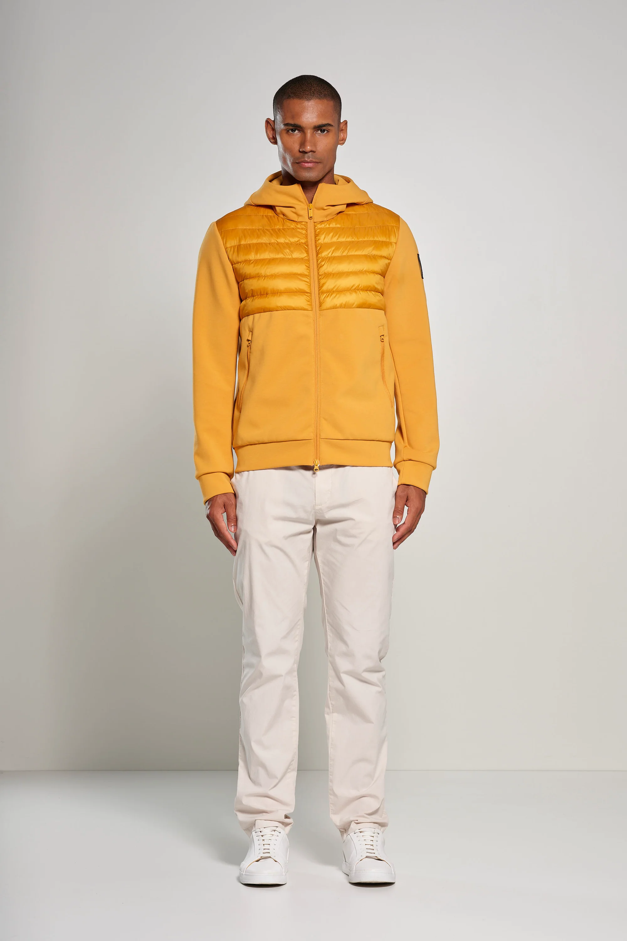 Giacca con cappuccio bimaterica in nylon e maglia - Image 12