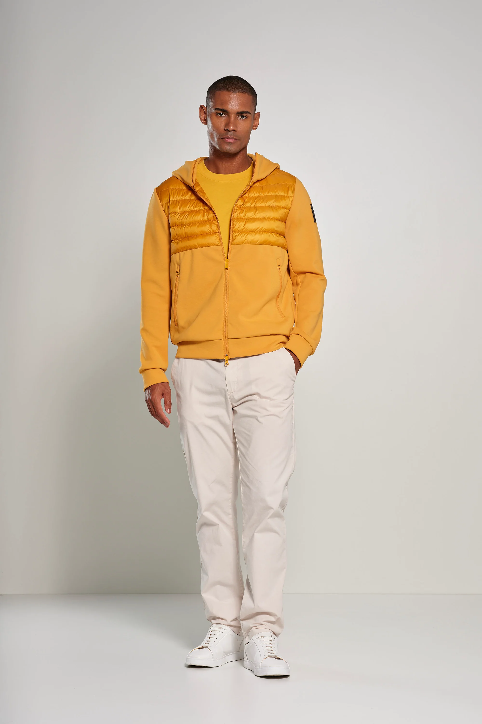 Giacca con cappuccio bimaterica in nylon e maglia - Image 5