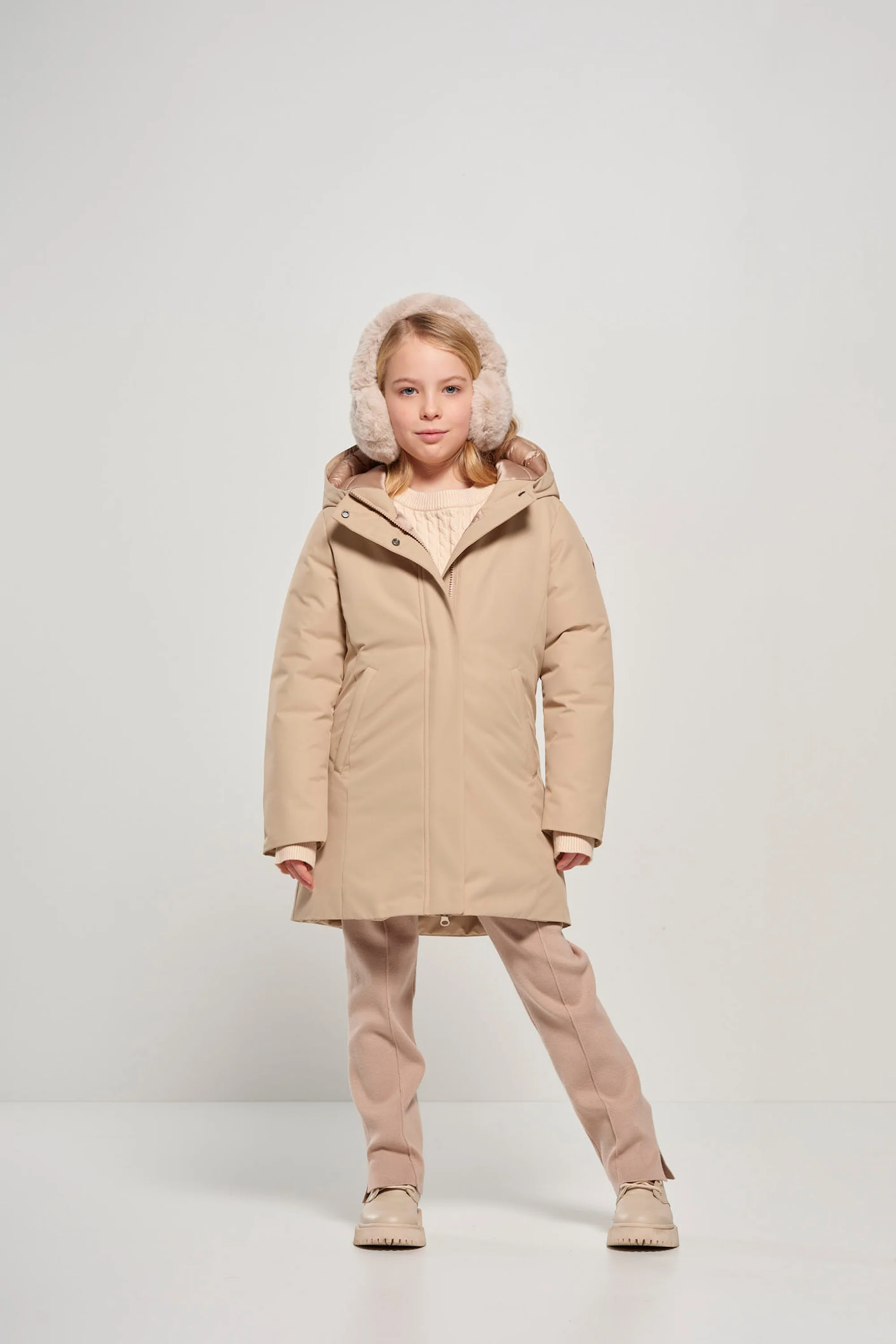 Parka lungo da bambina slim fit con cappuccio waterproof e windproof - Image 4