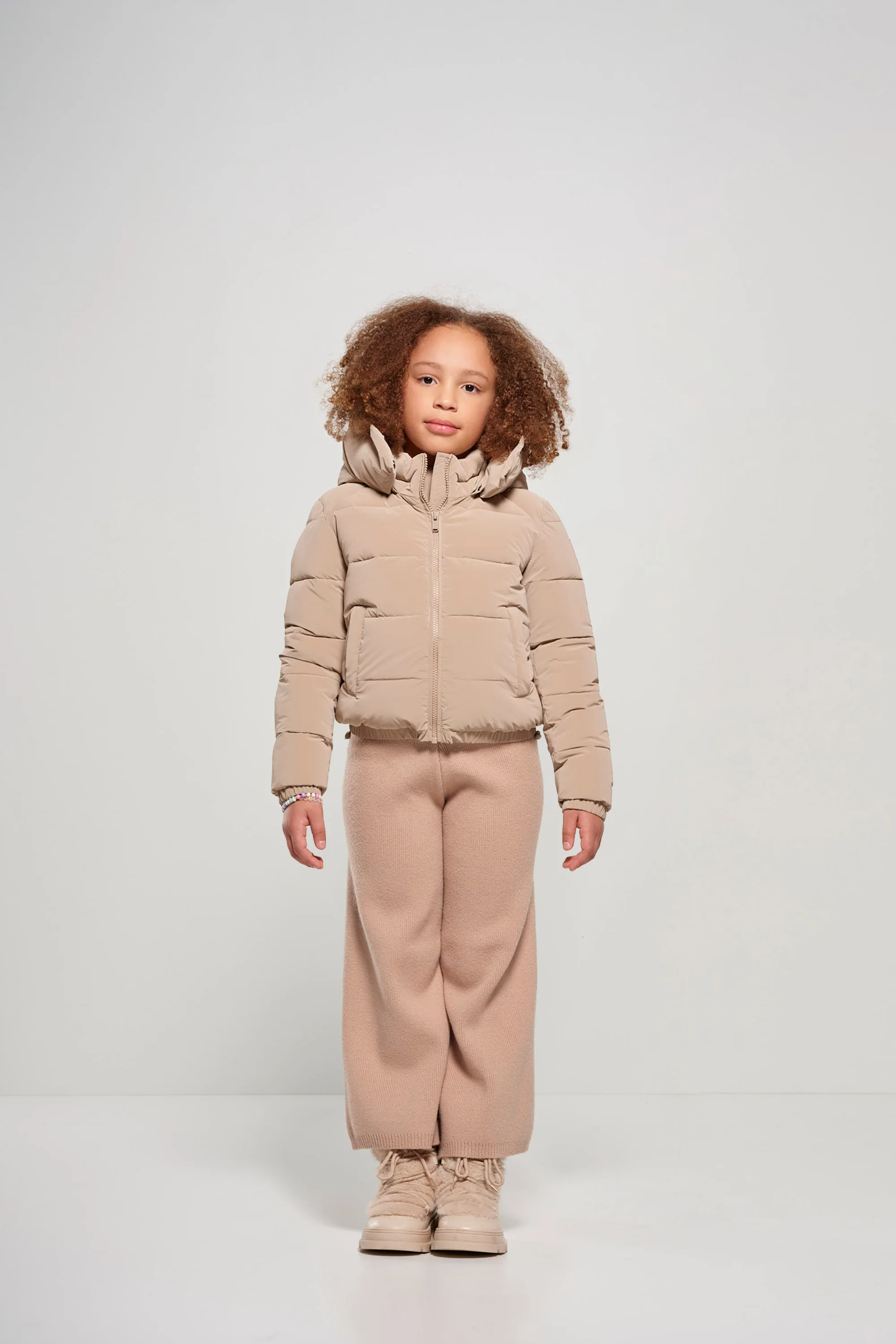 Piumino comfy da bambina con cappuccio - Image 4
