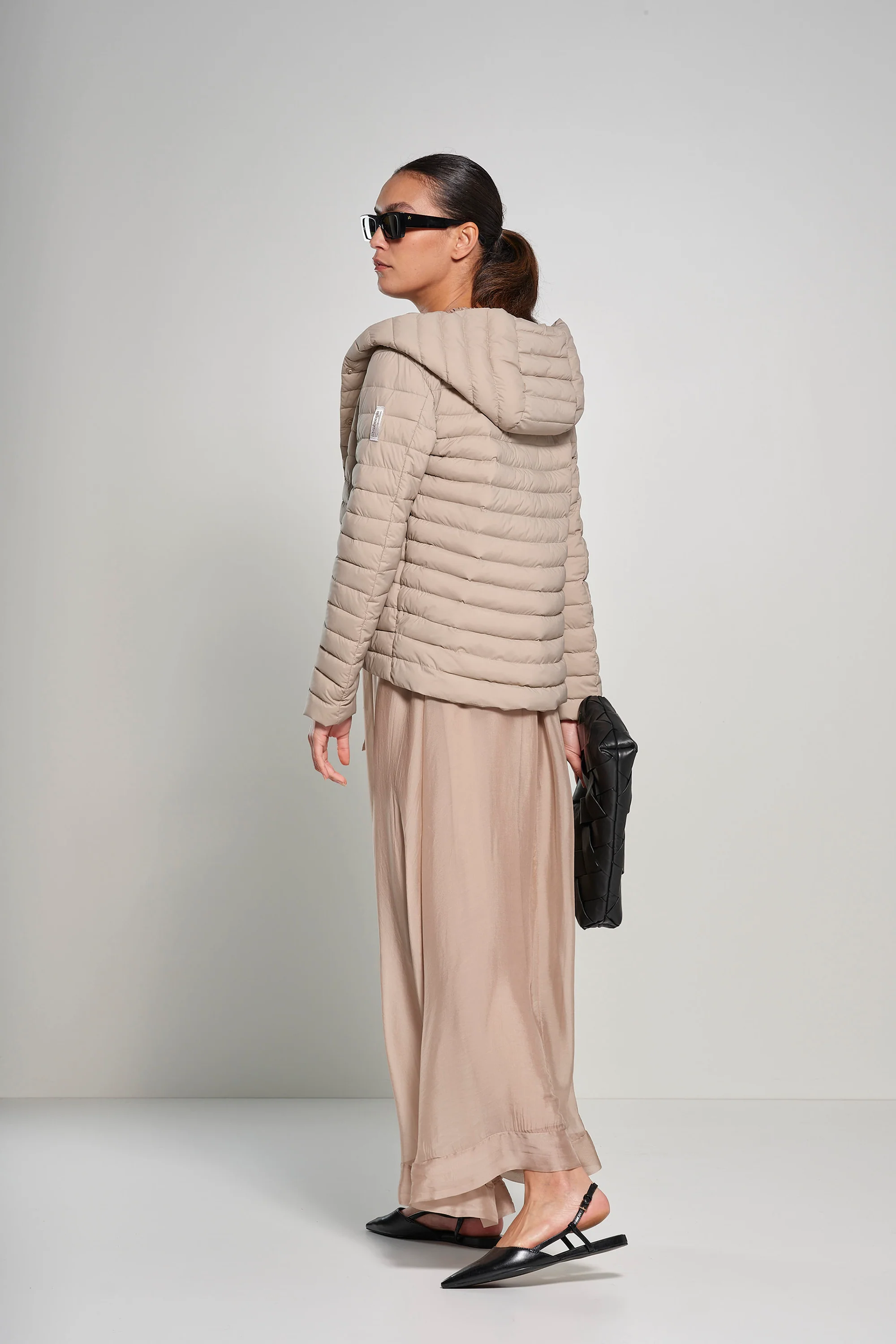 Piumino in nylon elasticizzato con bottoni - Image 11