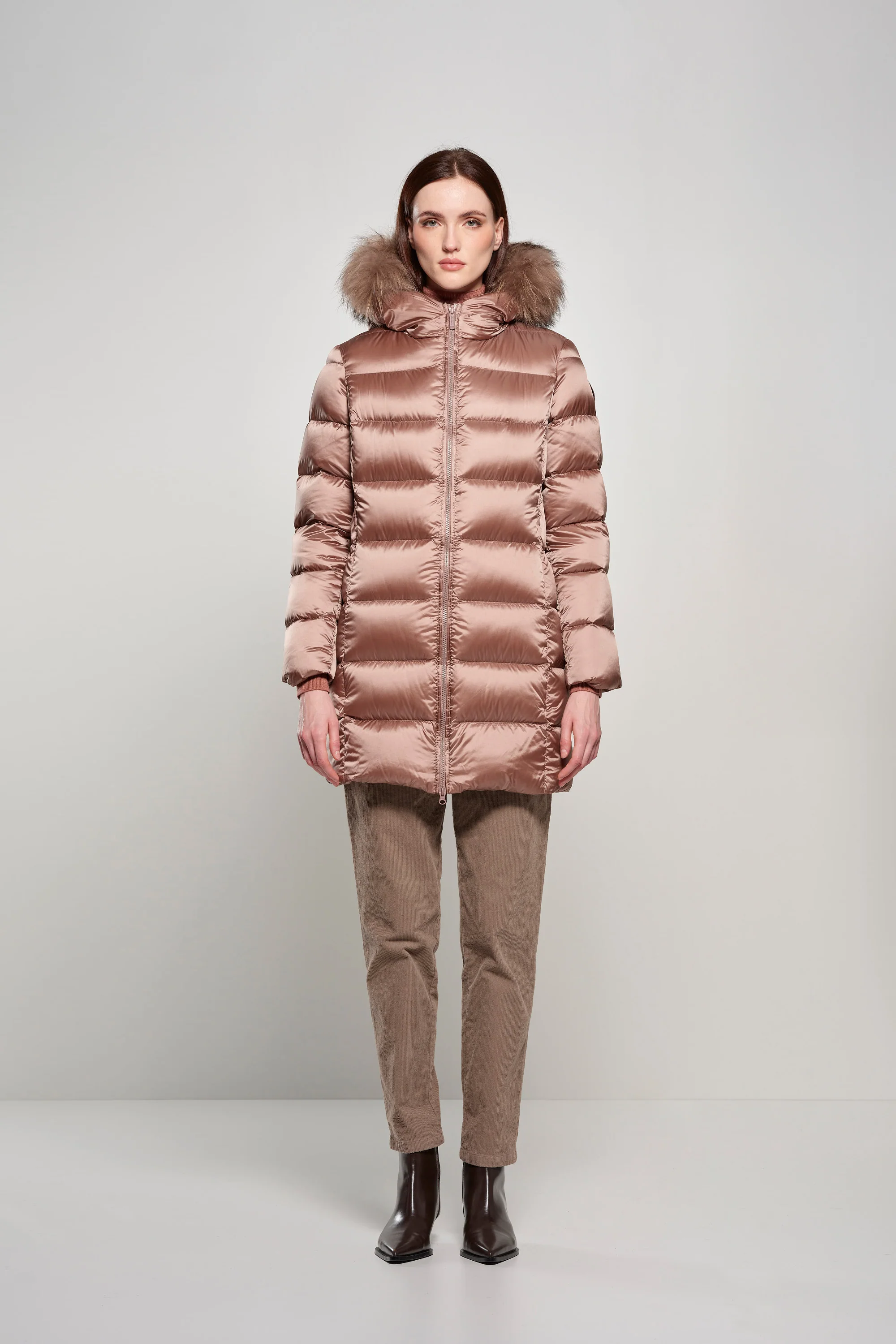 Piumino lungo da donna slim imbottito downproof windproof con cappuccio e pelliccia staccabile - Image 54