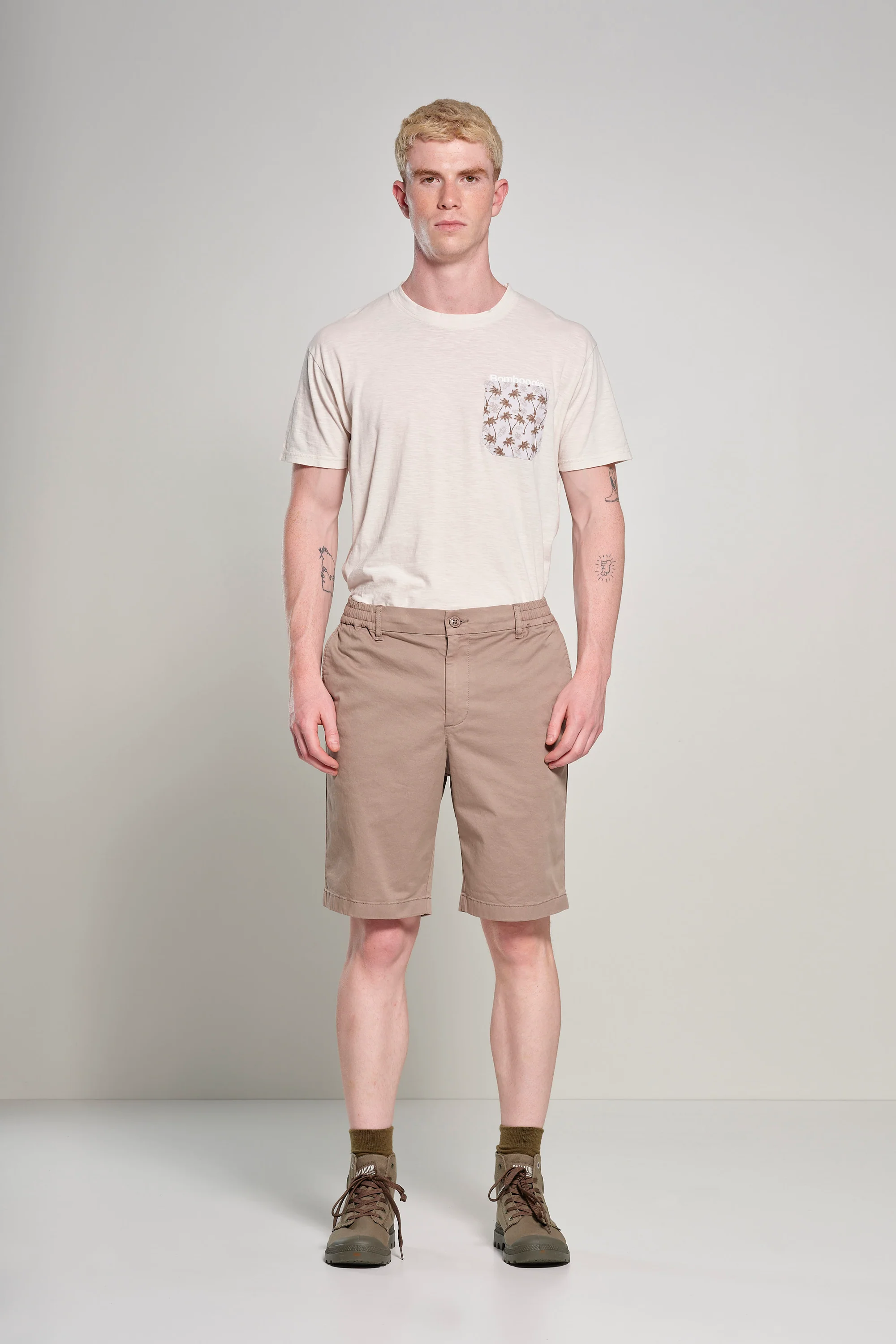 T-shirt con doppio taschino lato cuore - Image 3