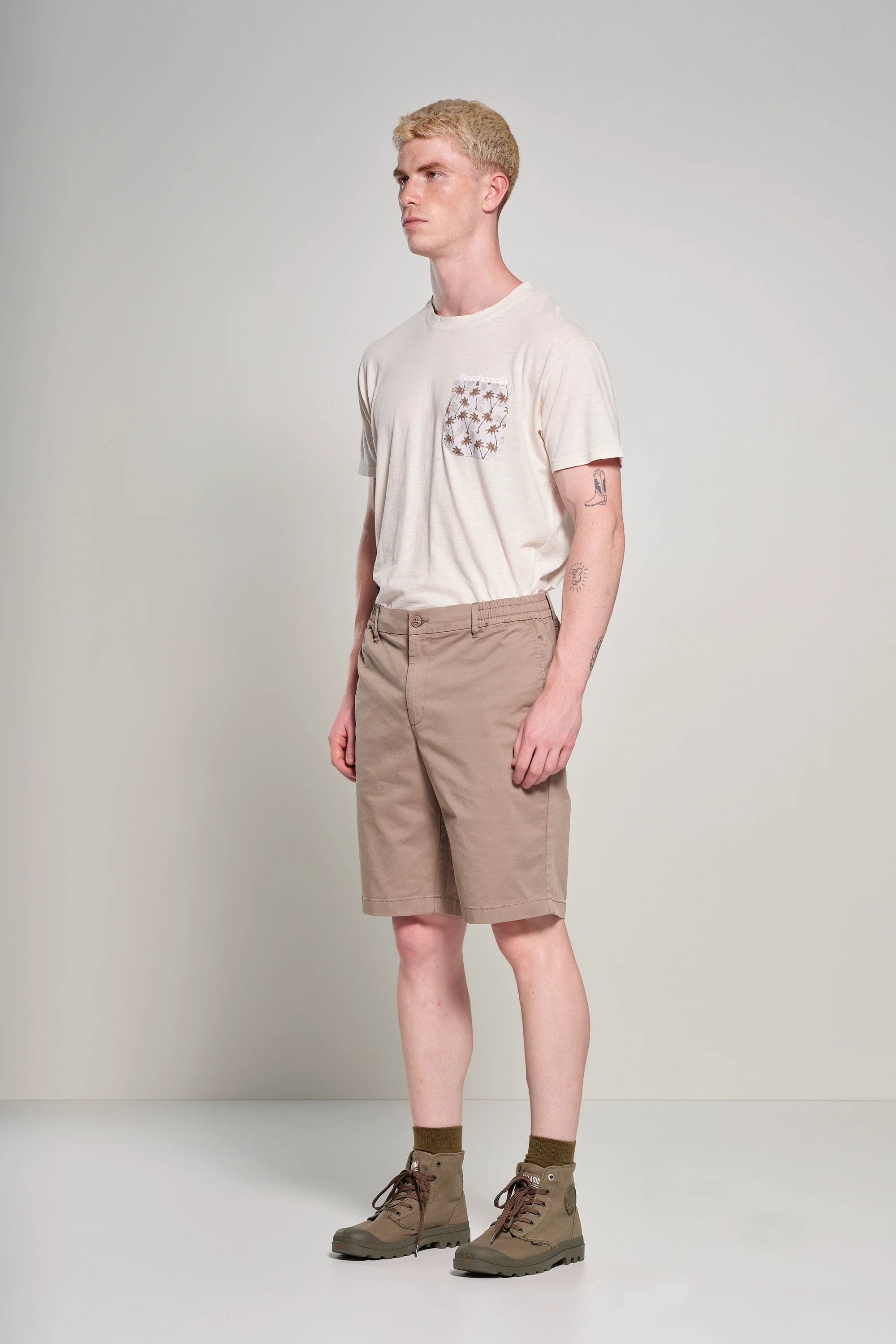 T-shirt con doppio taschino lato cuore - Image 8